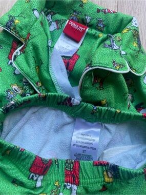 Peanuts Green Snoopy Holiday Pajama Set (2T)
